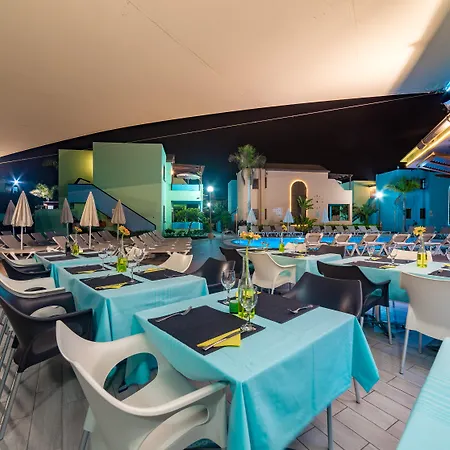 Club Vista Serena מלון דירות